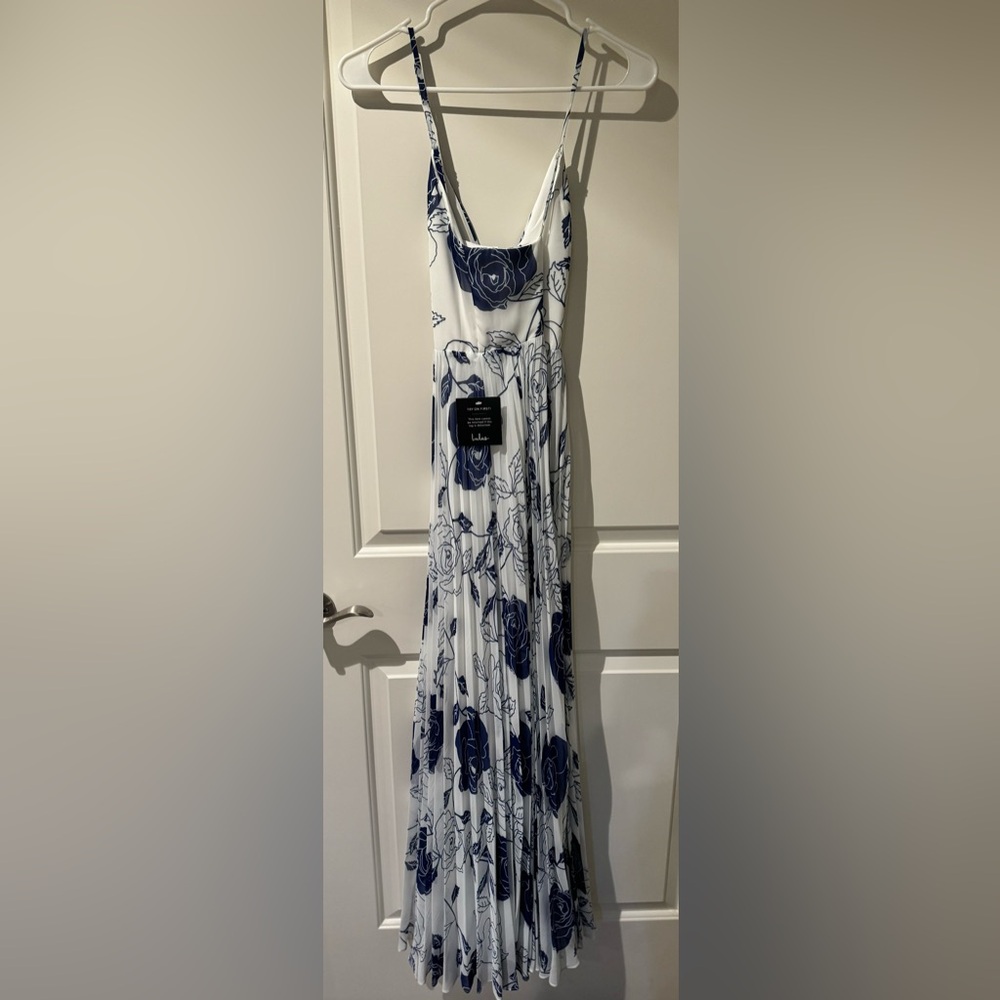 *NWT* Lulus Blue & White Floral Print Maxi Dress - Picture 8 of 11